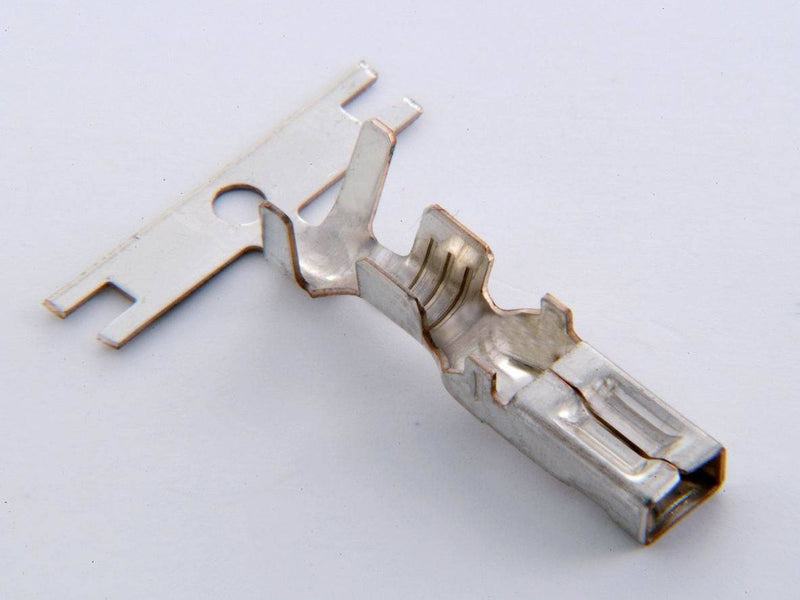 100122 Direct Equivalent to Yazaki 7116-1233